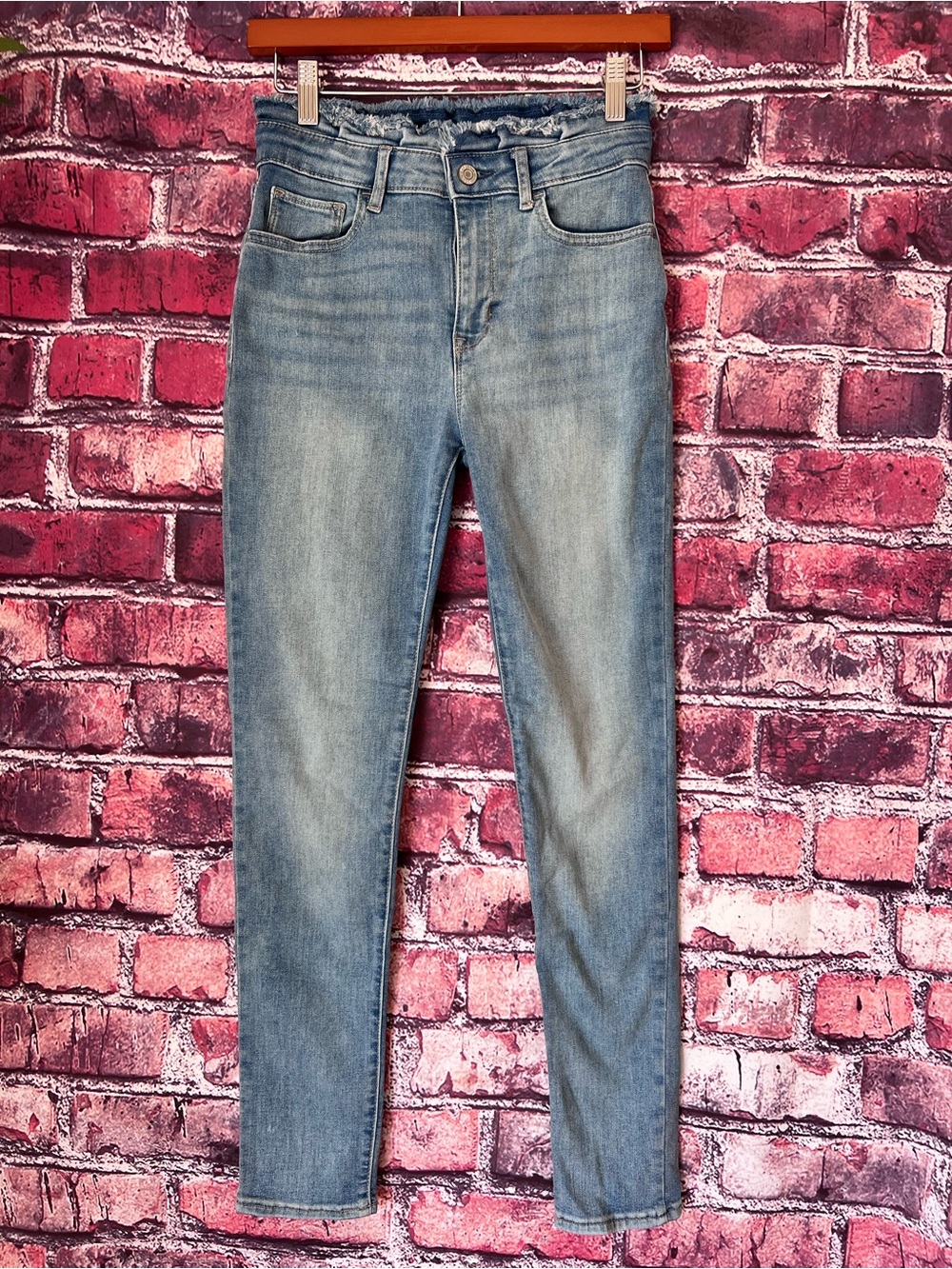 GAP High Rise Paperbag Waist Frayed Ankle Jegging Denim Jeans Light Wash